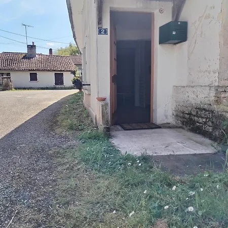Holiday home Le Nichoir De *